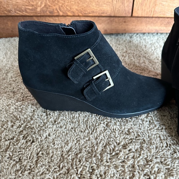 Murano  Black boots size 9-1/2 narrow - Picture 3 of 7